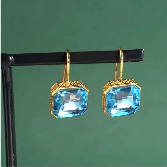 NEW Luxe 18K Gold Plated Topaz Blue Crystal Drop Earrings - Picture 3 of 6